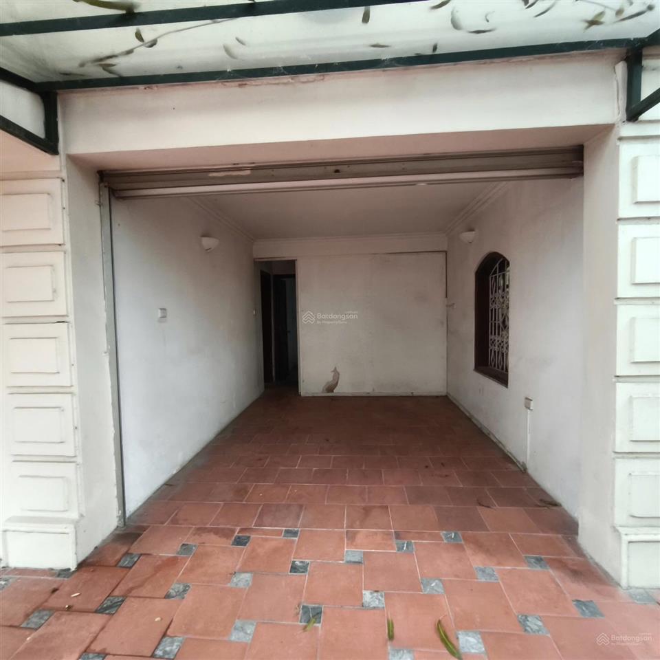 Cho thuê biệt thự sân vườn phố tô ngọc vân tây hồ  hn  170m 4 tầng  5pn giá 55 triệu/th