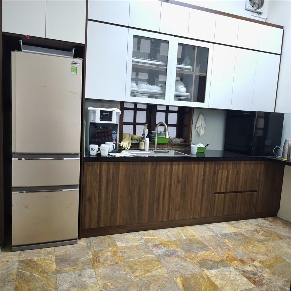 Cho thuê biệt thự sân vườn phố tô ngọc vân tây hồ  hn  170m 4 tầng  5pn giá 55 triệu/th