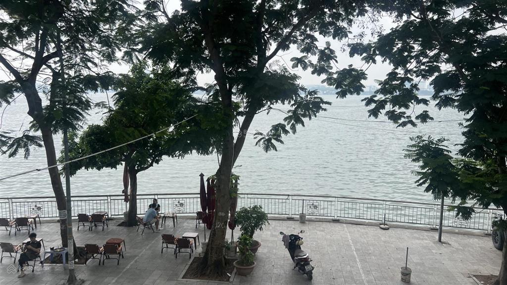 Cho thuê nhà riêng phố từ hoa quảng an tây hồ 5 tầng 6 phòng ngủ gần hồ tây