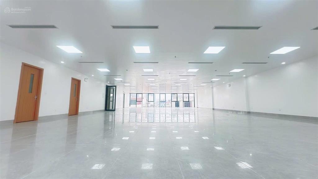 Cho thuetoà nhà văn phòng 450m/sàn 5 tầng cạnh lotte tây hồ mặt phố lạc long quân tây hồ hà nội