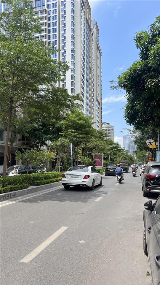 Cho thuê toà khách sạn 250m/sàn 3 hầm + 7 tầng nổi 35 phòng ban công phố nhật chiêu, tây hồ hn