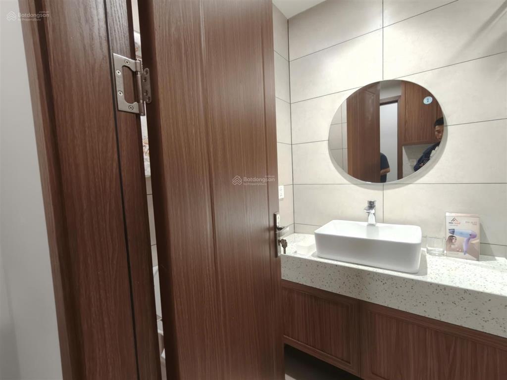 Cho thuê toà khách sạn 250m/sàn 3 hầm + 7 tầng nổi 35 phòng ban công phố nhật chiêu, tây hồ hn