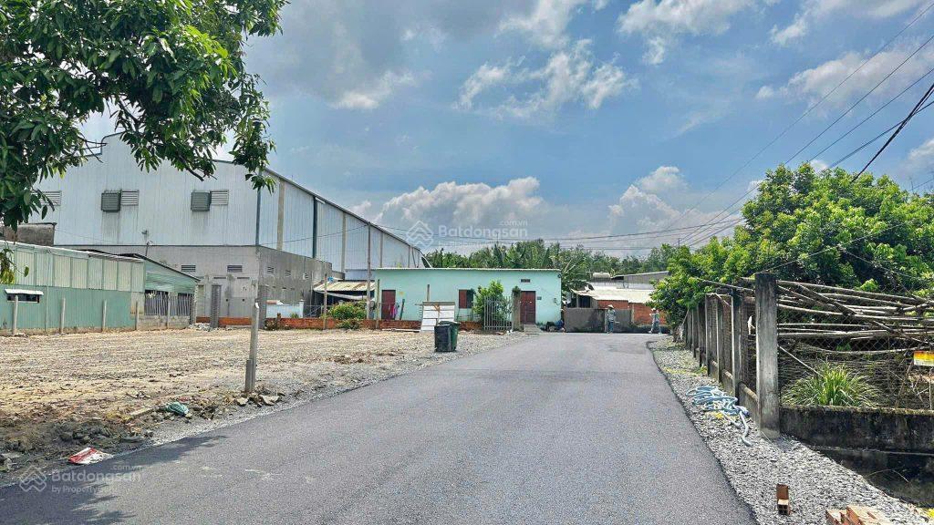 Bán đất đẹp tại xã phú cát, hoà lạc 2,4 tỷ, 100m², ngõ rộng 12m, sẵn sổ full thổ cư