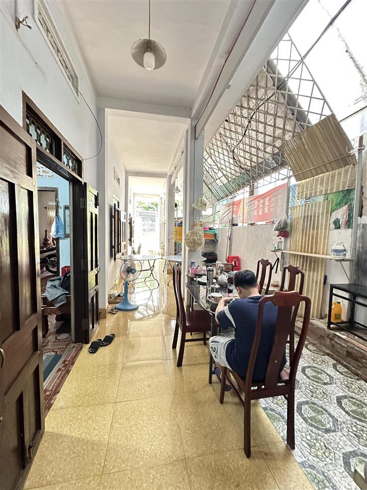 Bán nhà mt đường đinh công tráng. tp. buôn ma thuột. 216m² full tc. ngang mt 8,81m x 27m