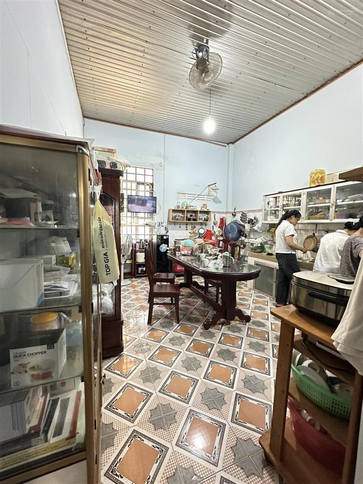 Bán nhà mt đường đinh công tráng. tp. buôn ma thuột. 216m² full tc. ngang mt 8,81m x 27m