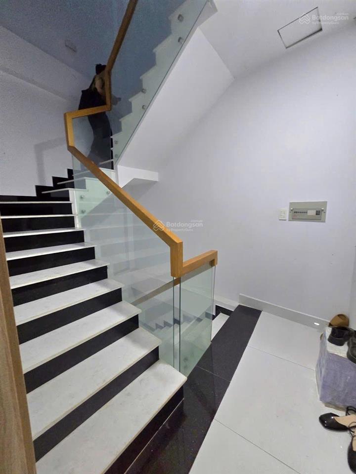 Hàng kín nhà 4 tầng hẻm xe hơi khu him lam kiều đàm, quận 7  8x8m  chỉ 10,8 tỷ