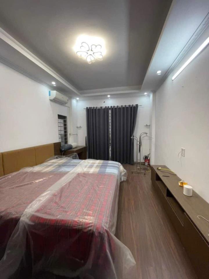 Bán nhà 5 tầng phường cổ nhuế 6,7 tỷ gia đình đang ở.