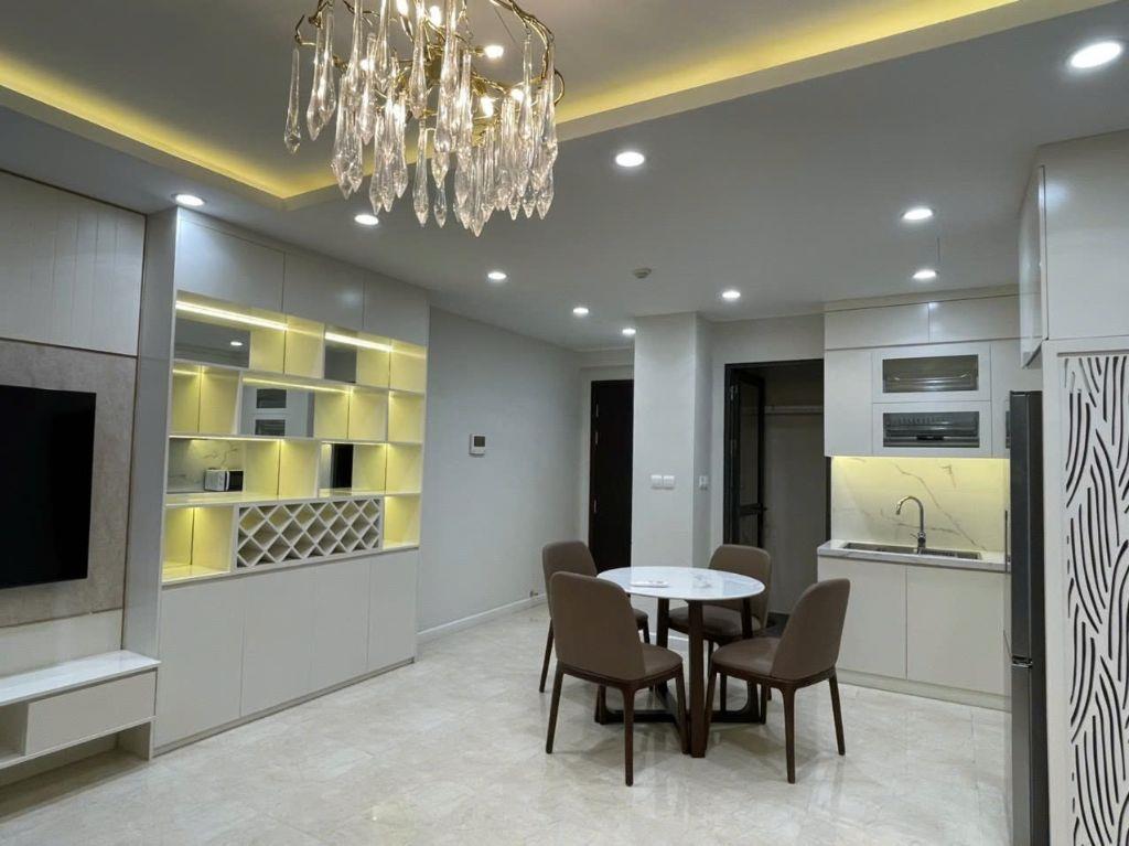 Bán căn 3PN rộng 93m² tại Vinhomes D'Capitale, GIÁ 11.x TỶ