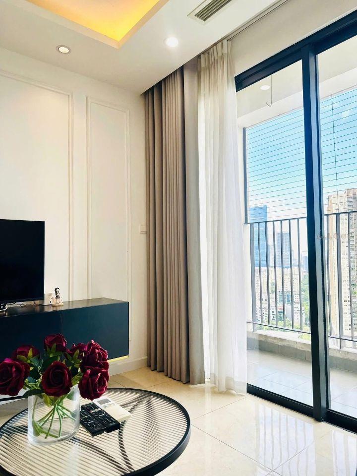 Bán căn 2PN trực diện view hồ Vinhomes D'Capitale, giá 10.x tỷ