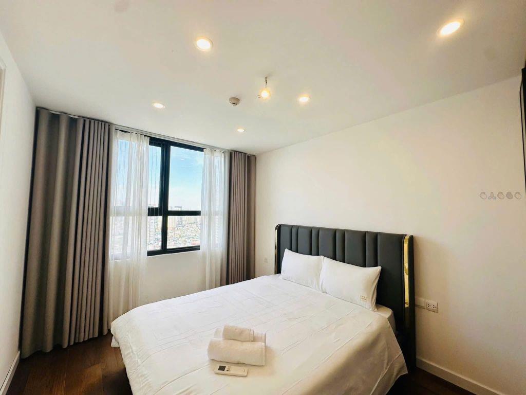 Bán căn 2PN trực diện view hồ Vinhomes D'Capitale, giá 10.x tỷ