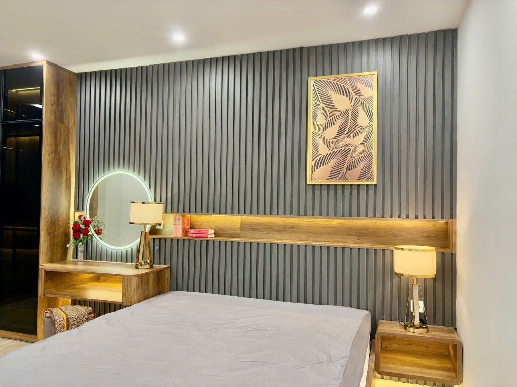 BÁN căn hộ 3 ngủ dt 124m2 tại Mulberry Lane, giá 8.3 tỷ