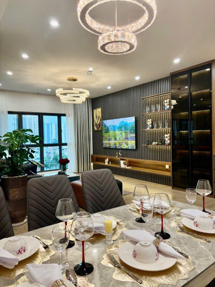 BÁN căn hộ 3 ngủ dt 124m2 tại Mulberry Lane, giá 8.3 tỷ