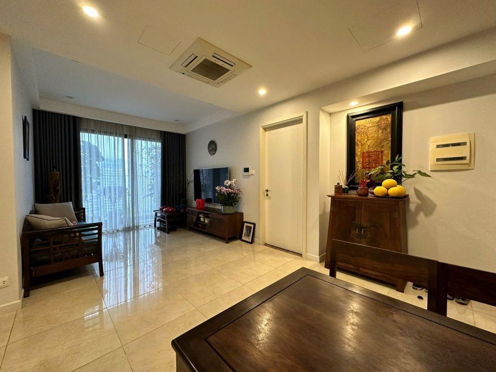 Bán căn hộ Vinhomes D'Capitale - VIEW HỒ full đồ giá 10.x tỷ