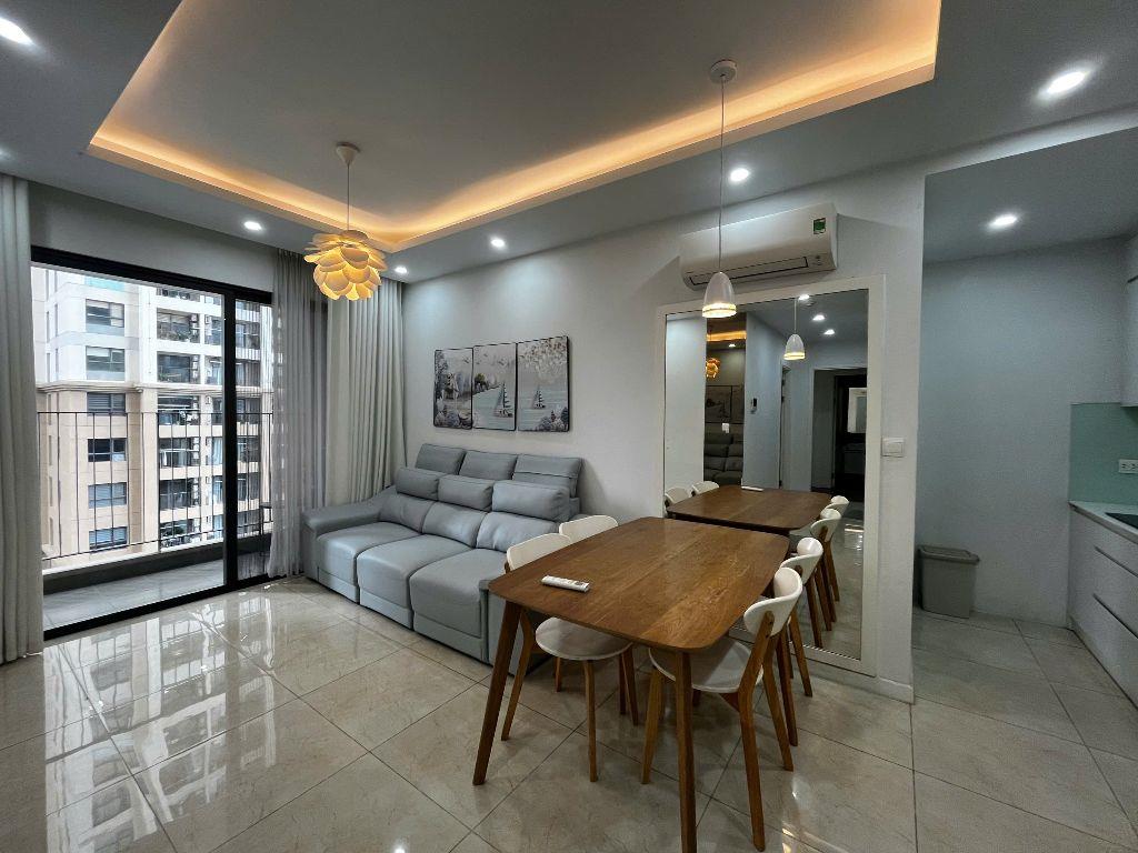 Bán căn hộ 2PN Vinhomes D'Capitale 76m2, view phố giá 8.3 tỷ