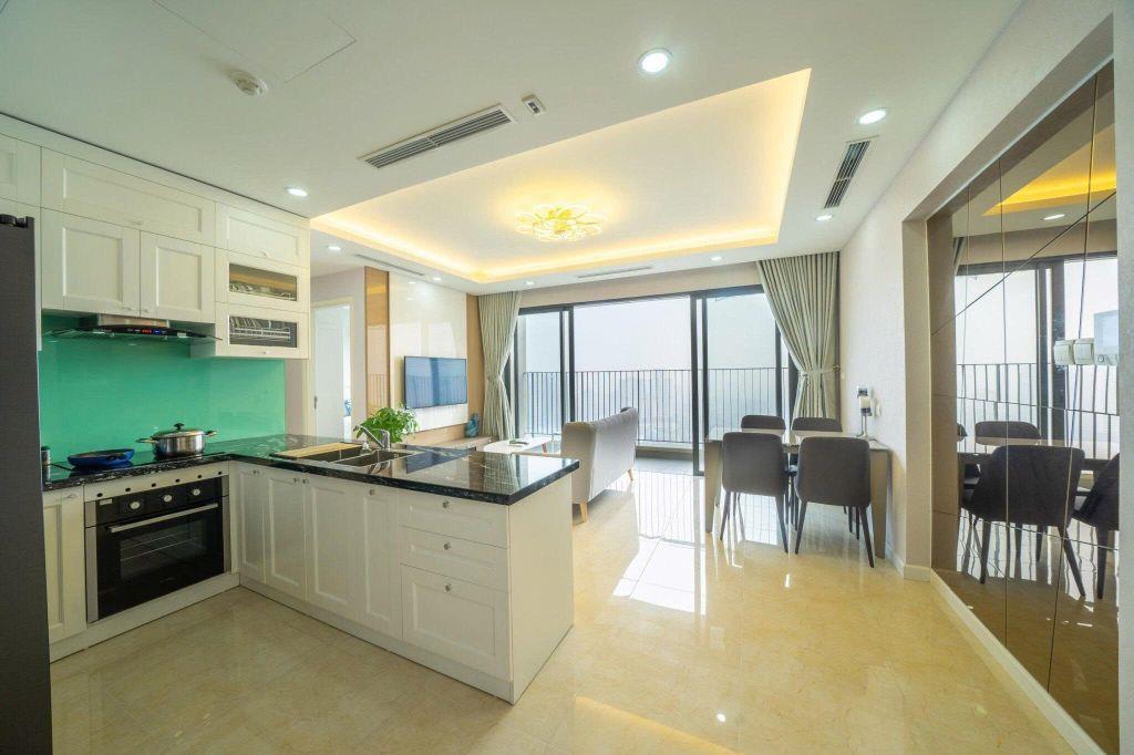 Bán căn hộ 3PN, dt 95m2 tại C6 Vinhomes D'Capitale, view hồ điều hòa, giá 12.x tỷ