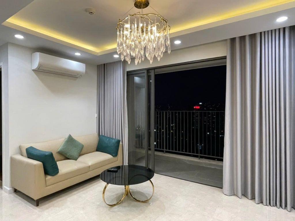 Bán căn hộ 3 ngủ Vinhomes D'Capitale, view bao trọn hồ, giá 10.x tỷ