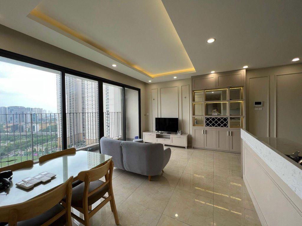 BÁN GẤP căn 3PN-102m2 view trực diện hồ tại Vinhomes D'Capitale, giá 13 tỷ