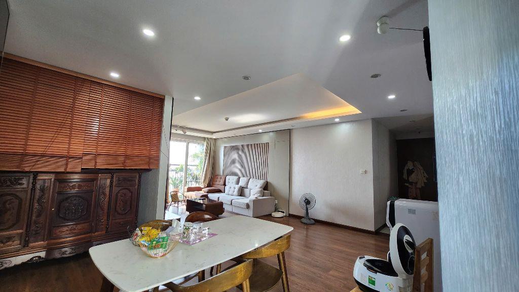 Bán căn hộ 3 ngủ dt 100m2 tại Seasons Avenue, nhà đẹp view phố, nhỉnh 8 tỷ