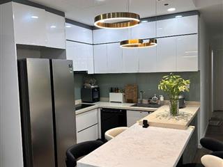 Siêu phẩm tòa C6 căn 3PN, đầy đủ nội thất giá 12 tỷ tại Vinhomes D'capitale với diện tích 110m2