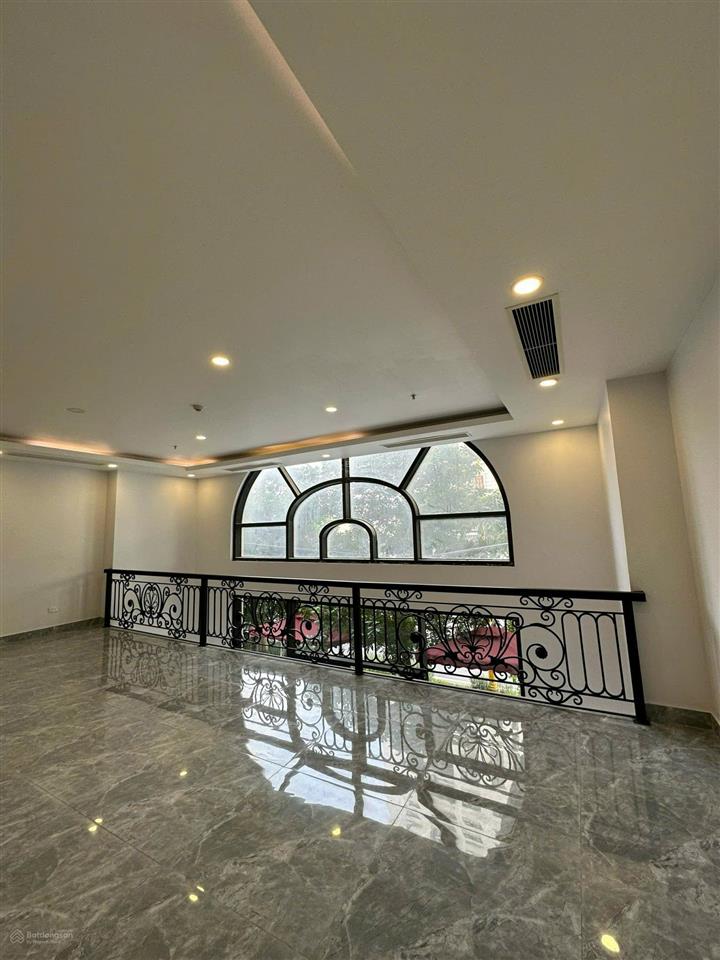 Bán shophouse 62m2 mặt đường 21m, sổ lâu dài, cho thuê hoặc kinh doanh đều tốt