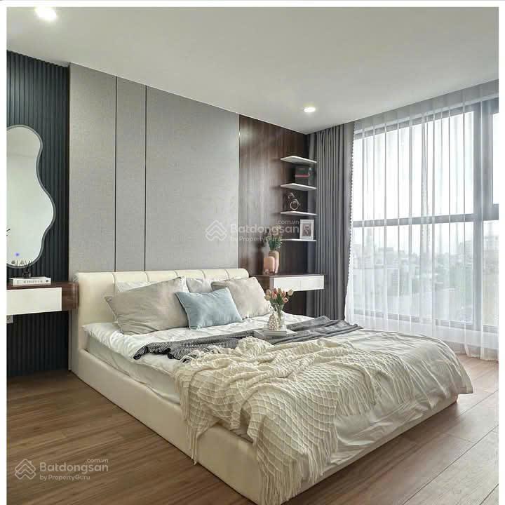 Chuyển nhượng 86m2  3pn, 2wc  view biển full nội thất  sổ sẵn lâu dài  vay bidv