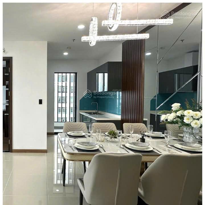 Chuyển nhượng 86m2  3pn, 2wc  view biển full nội thất  sổ sẵn lâu dài  vay bidv