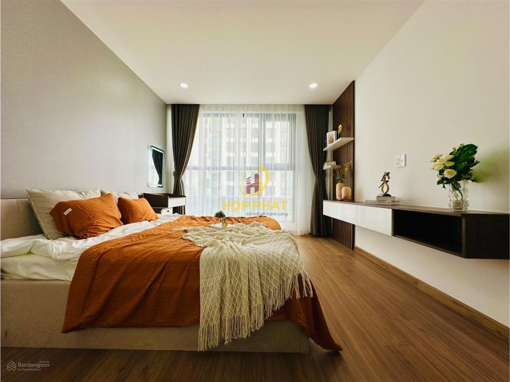 Chuyển nhượng 86m2  3pn, 2wc  view biển full nội thất  sổ sẵn lâu dài  vay bidv