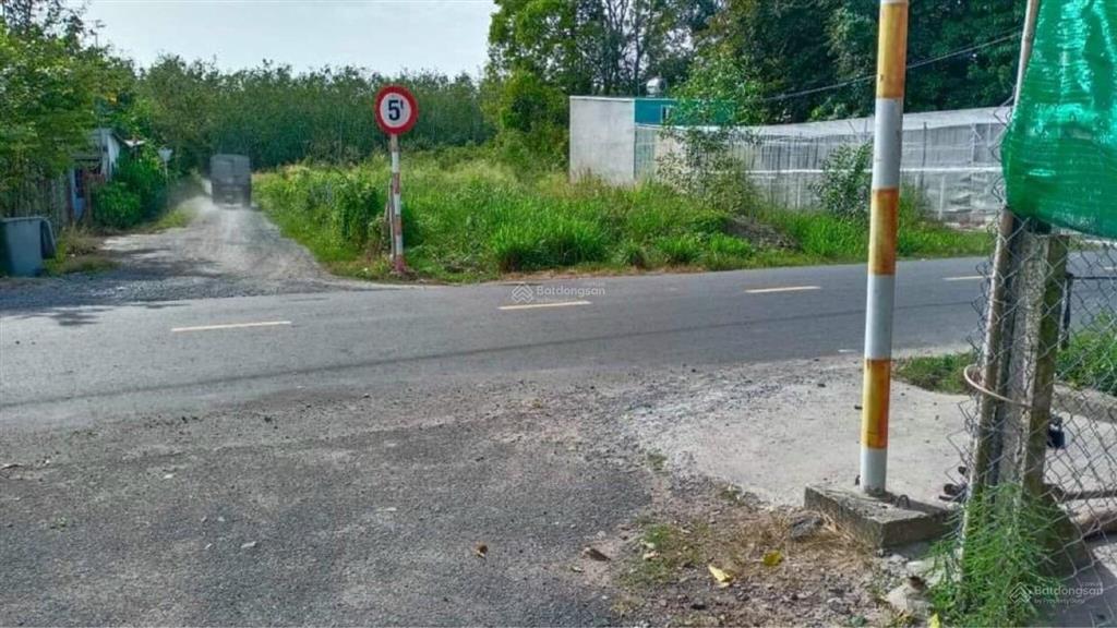 Bán đất tại bùi thị điệt, nhuận đức, củ chi giá cực chất chỉ với 3,5 tỷ, 272 m2 sẵn 107m2 thổ cư.