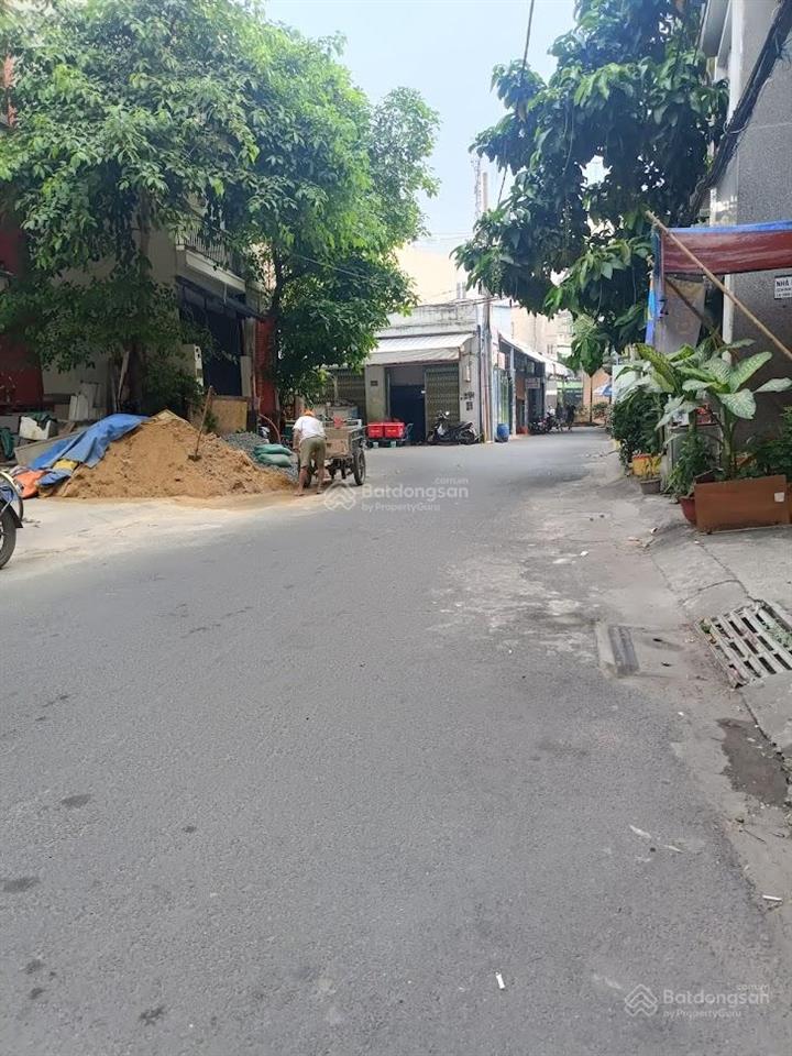 Gia đình cần bán căn nhà cấp 4 sát ngay mặt tiền phạm văn hai, tân bình