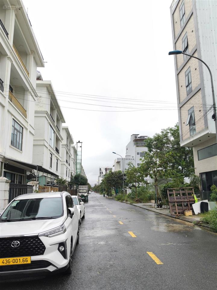 Chính chủ bán cặp đất đẹp, sát biển, khu a1, phương trang, liên chiểu đn 210m2 ngang 10m
