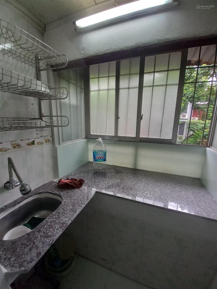 Cho thuê căn hộ tập thể đẹp phố tô hiệu nhỏ, 5 triệu vnd, 30 m2, 1n1k giá rẻ