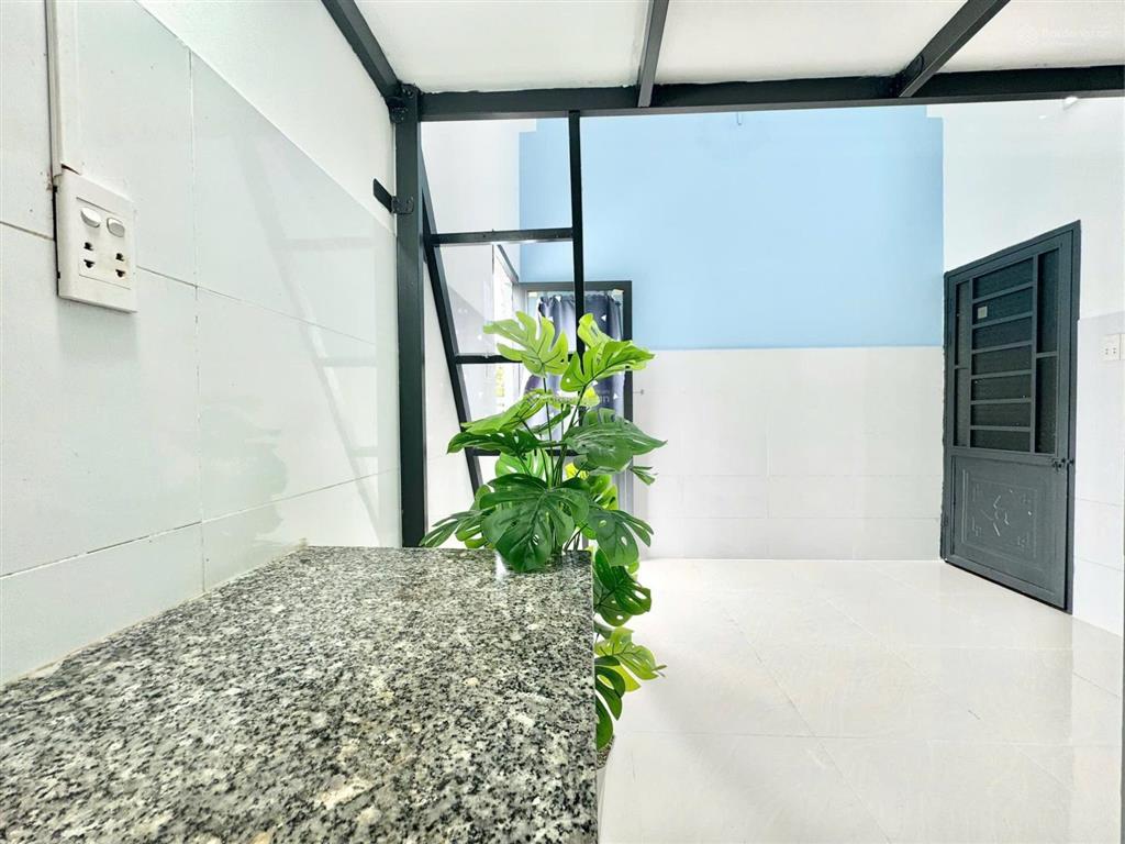 Sẵn phòng duplex ban công siêu thoáng ngay ga metro bình thái  xa lộ hà nội
