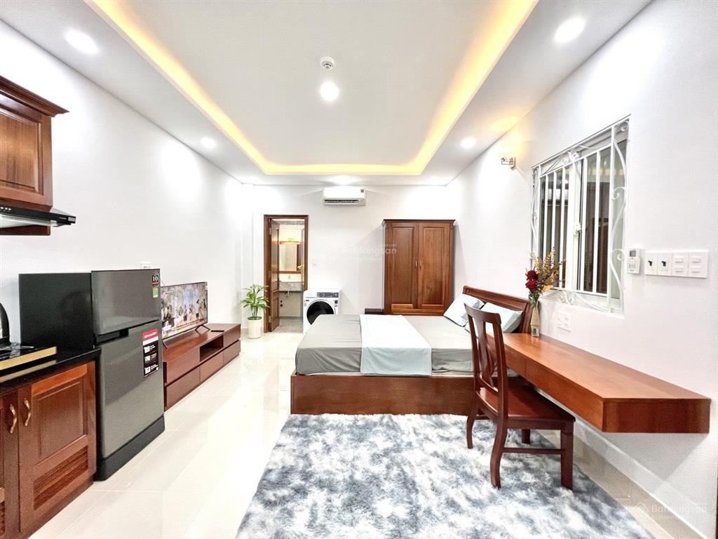 Căn hộ ban công 30m2 ngay bờ kè trường sa, ngã 4 trần quang diệu