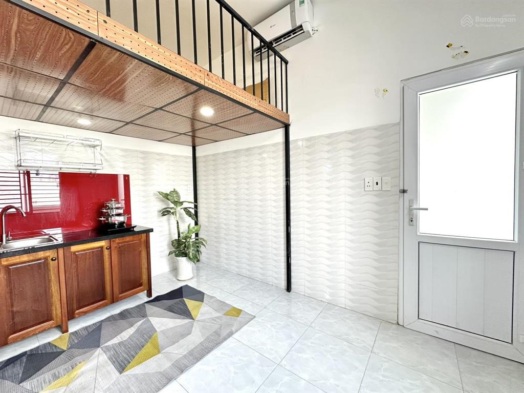 Ngay đh bách khoa, cư xá lữ gia, gác lửng cao cấp mới 100% bảo vệ thang máy