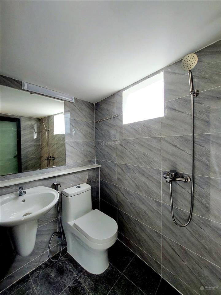 Ngay đh văn hiến, ngay gần khúc giao âu cơ lạc long quân phòng ban công 25m2