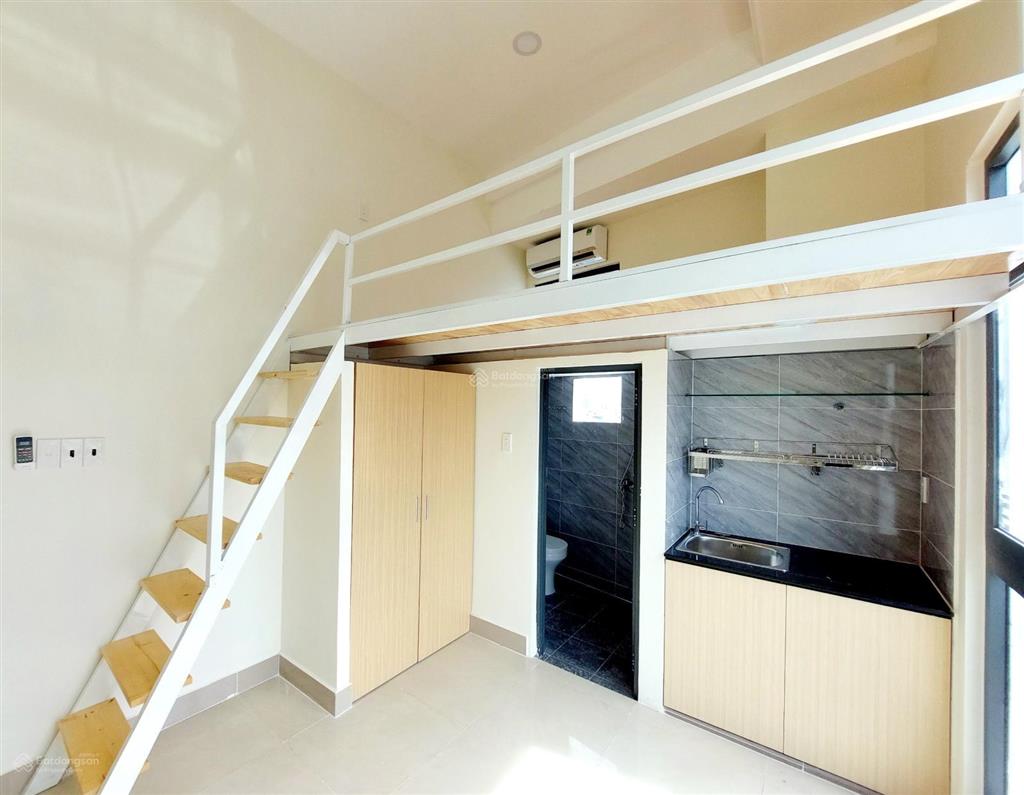 Ngay đh văn hiến, ngay gần khúc giao âu cơ lạc long quân phòng ban công 25m2
