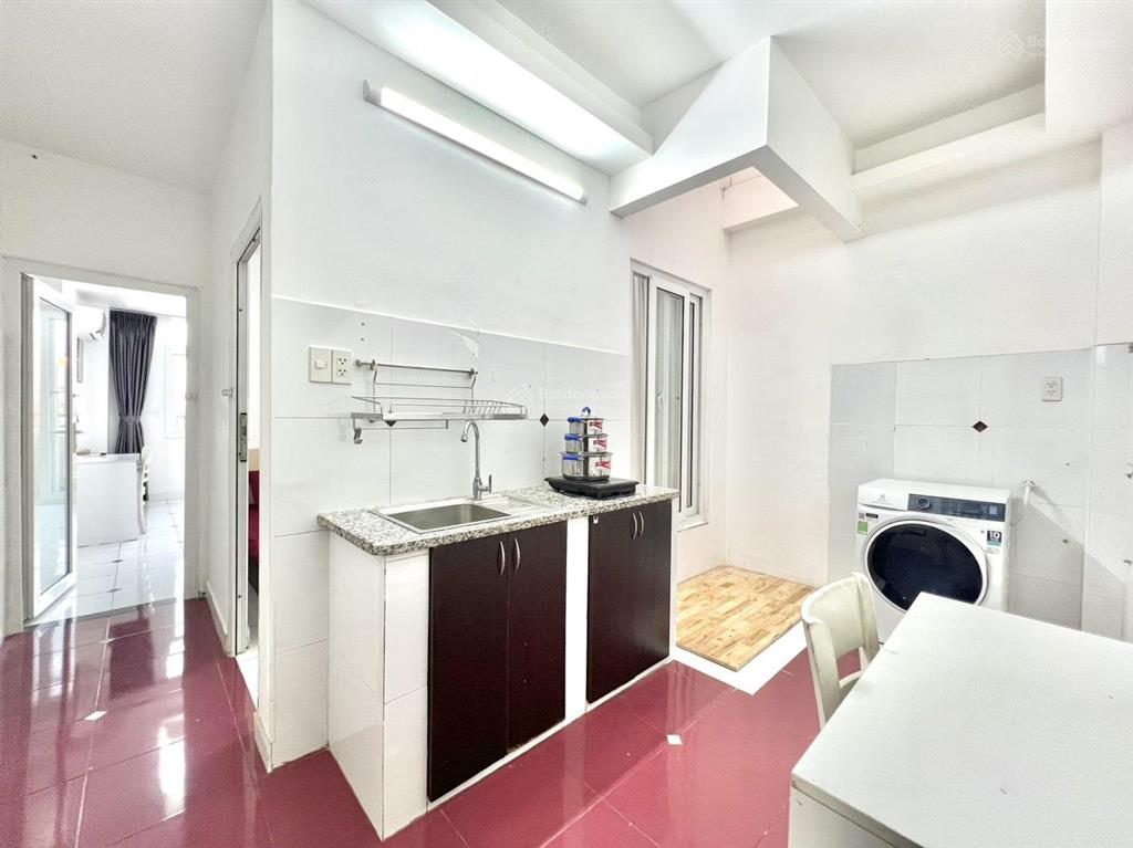 Căn hộ 50m2, 2 phòng ngủ, thang máy, ngay cầu tham lương, trường chinh