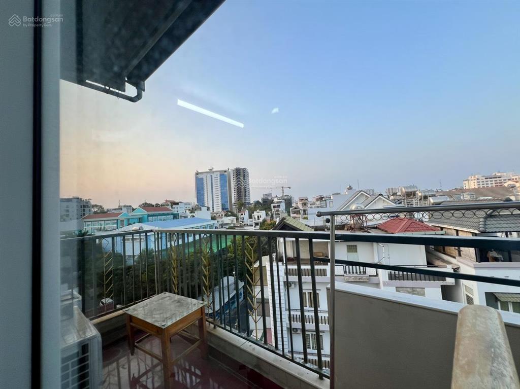 Căn hộ 50m2, 2 phòng ngủ, thang máy, ngay cầu tham lương, trường chinh