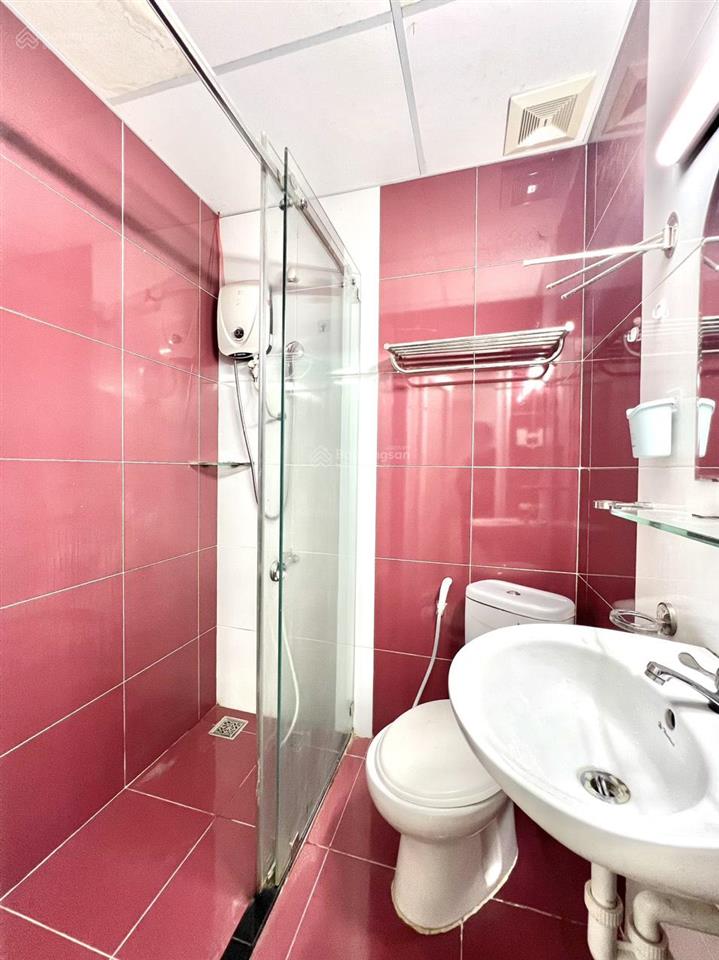 Căn hộ 50m2, 2 phòng ngủ, thang máy, ngay cầu tham lương, trường chinh