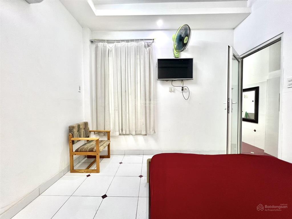 Căn hộ 50m2, 2 phòng ngủ, thang máy, ngay cầu tham lương, trường chinh