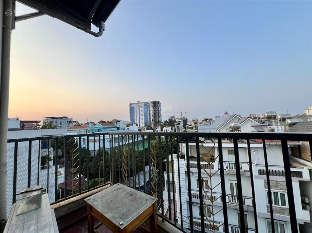 Căn hộ 50m2, 2 phòng ngủ, thang máy, ngay cầu tham lương, trường chinh