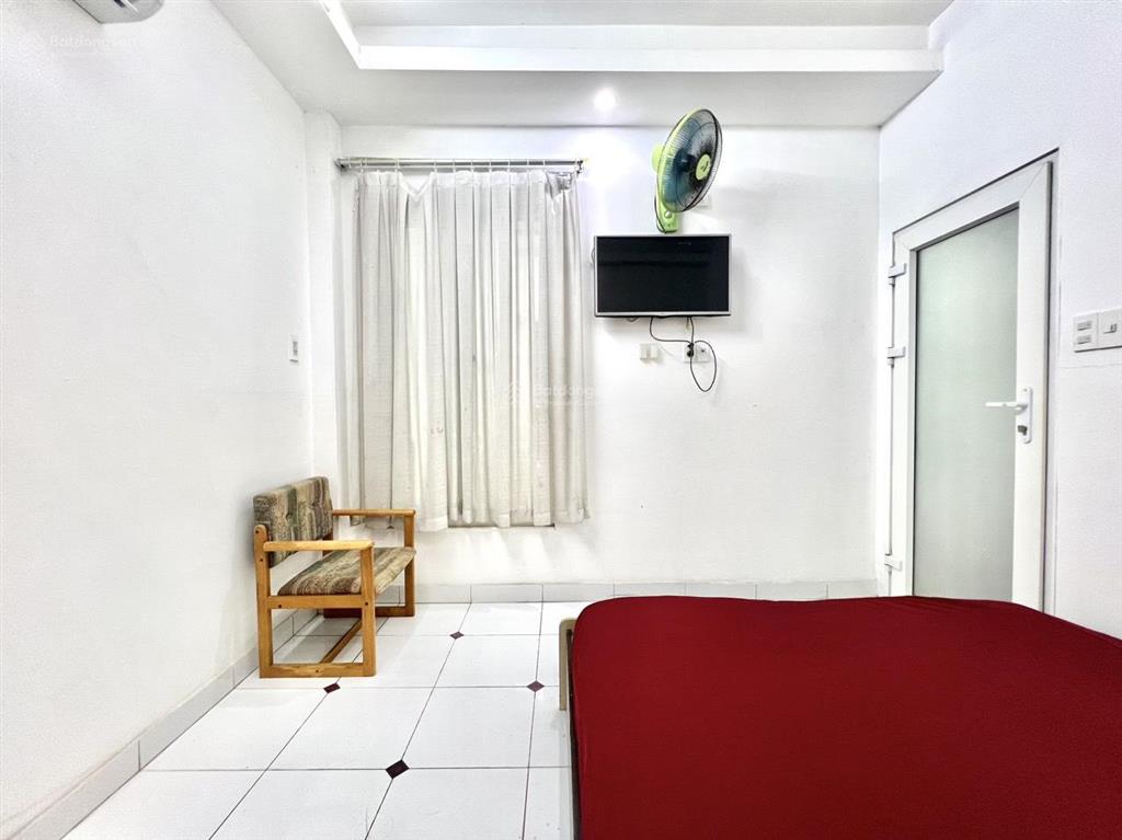Căn hộ 50m2, 2 phòng ngủ, thang máy, ngay cầu tham lương, trường chinh