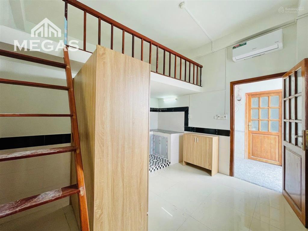 Phòng mới 100% cửa sổ trời cạnh aeon bình tân, tên lửa  thang máy  pccc  an ninh 24/7