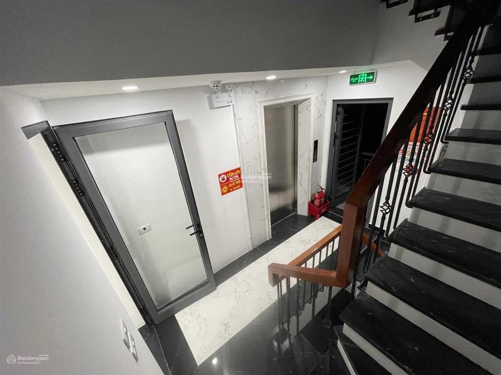 Chính chủ cho thuê tầng 456  rooftop mặt phố giảng võ 80m2/sàn | hà nội