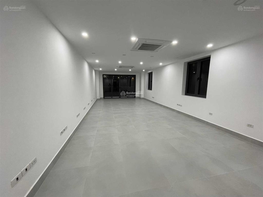 Chính chủ cho thuê tầng 456  rooftop mặt phố giảng võ 80m2/sàn | hà nội