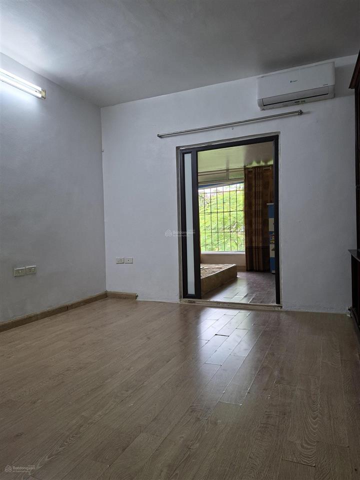 Cho thuê căn hộ tập thể a2 vĩnh hồ