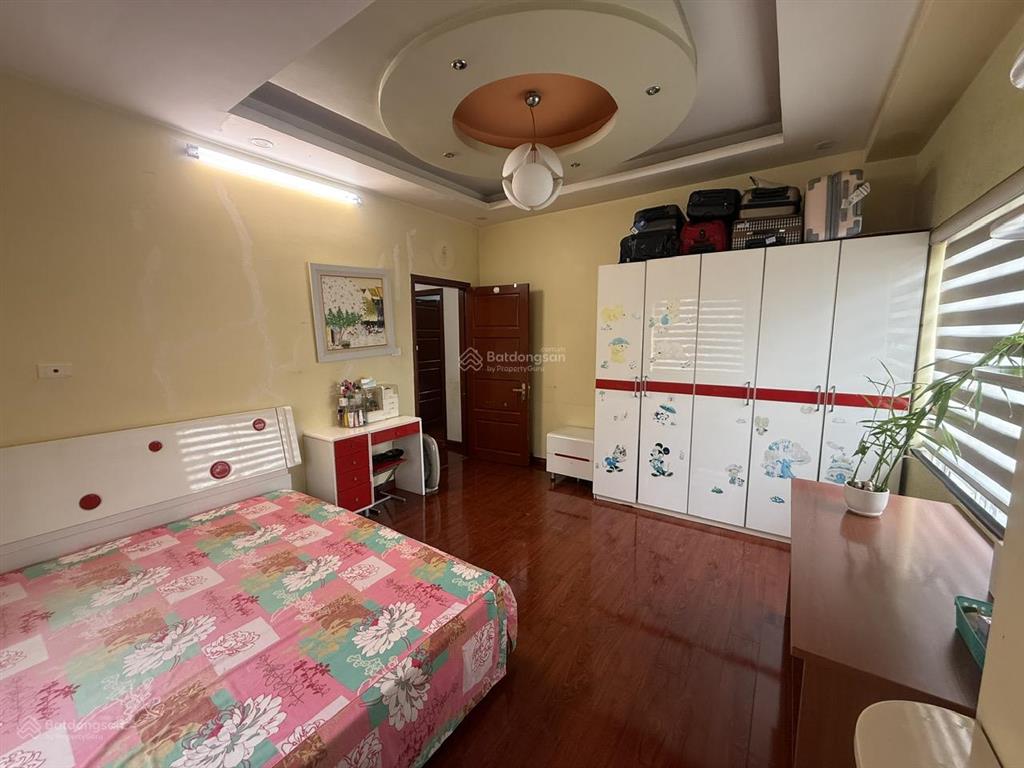 Căn hộ cao cấp 186m2 x 3pn x 3 bancon giữa khu đô thị yên hòa cầu giấy chỉ 76tr/m2.  0933 993 ***