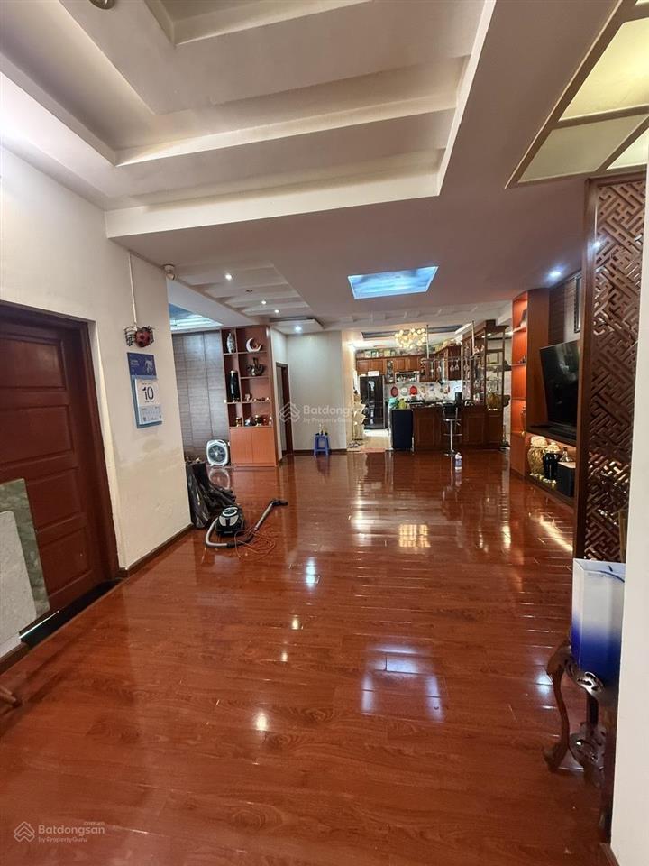 Căn hộ cao cấp 186m2 x 3pn x 3 bancon giữa khu đô thị yên hòa cầu giấy chỉ 76tr/m2.  0933 993 ***