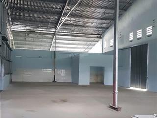 Cho thuê kho diện tích 500m2 ngã 4 thủ đức