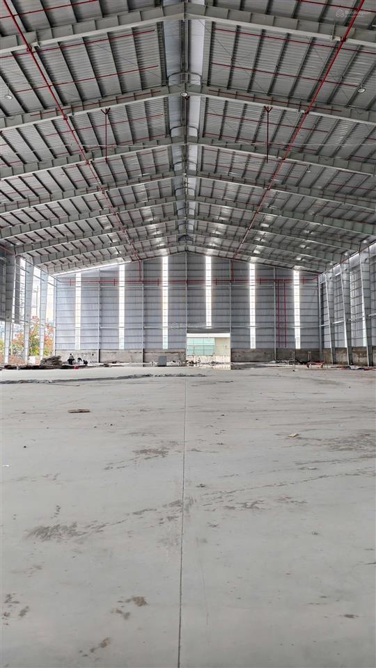 Cho thuê kho 6000m2 tân bình  kề sân bay tân sơn nhất (pccc tự động  cao 21m)